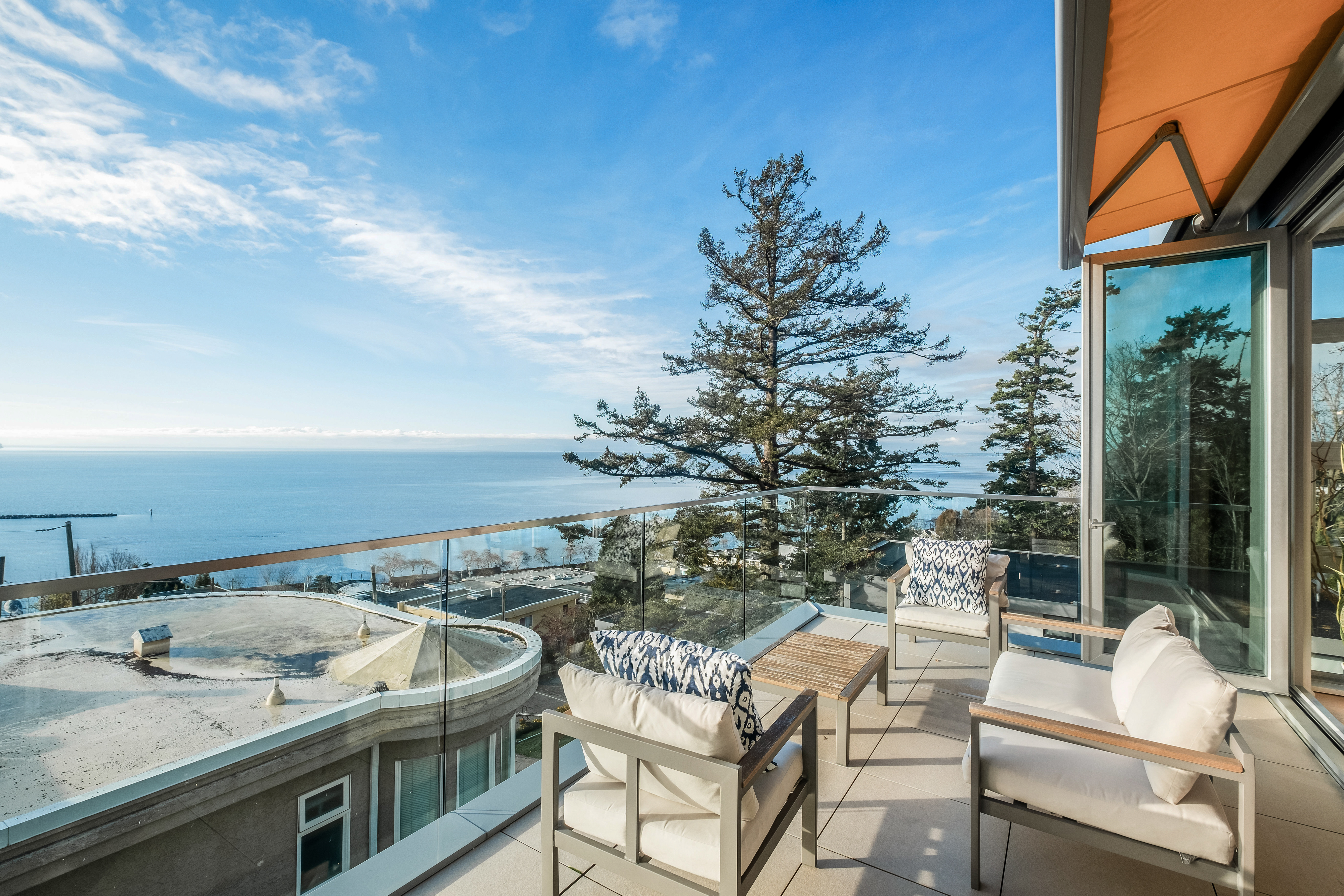 15046 Buena Vista Avenue